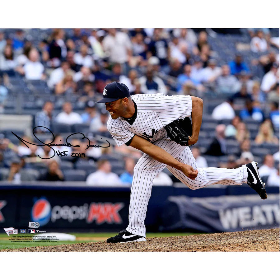 Mariano Rivera Signed New York Yankees  16" x 20" Pitching Photograph (Fanatics)