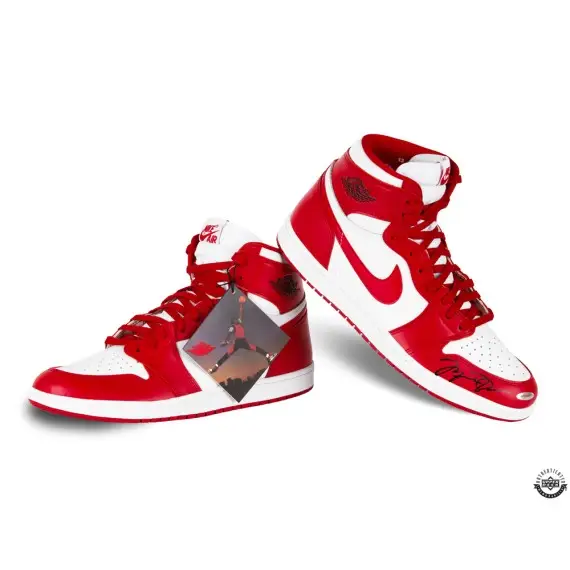 Michael Jordan Signed  Nike Air Jordan 1 Retro High 1985 New Beginnings Shoe (Upper Deck)