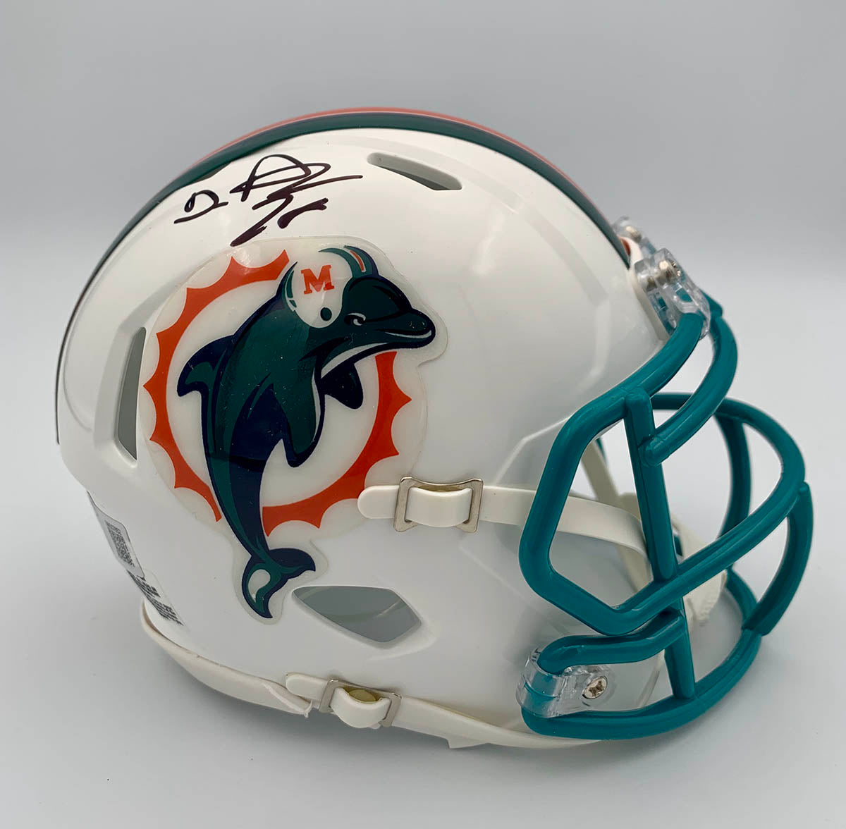 De'Von Achane Signed Miami Dolphins Riddell Speed Mini Helmet (Beckett)