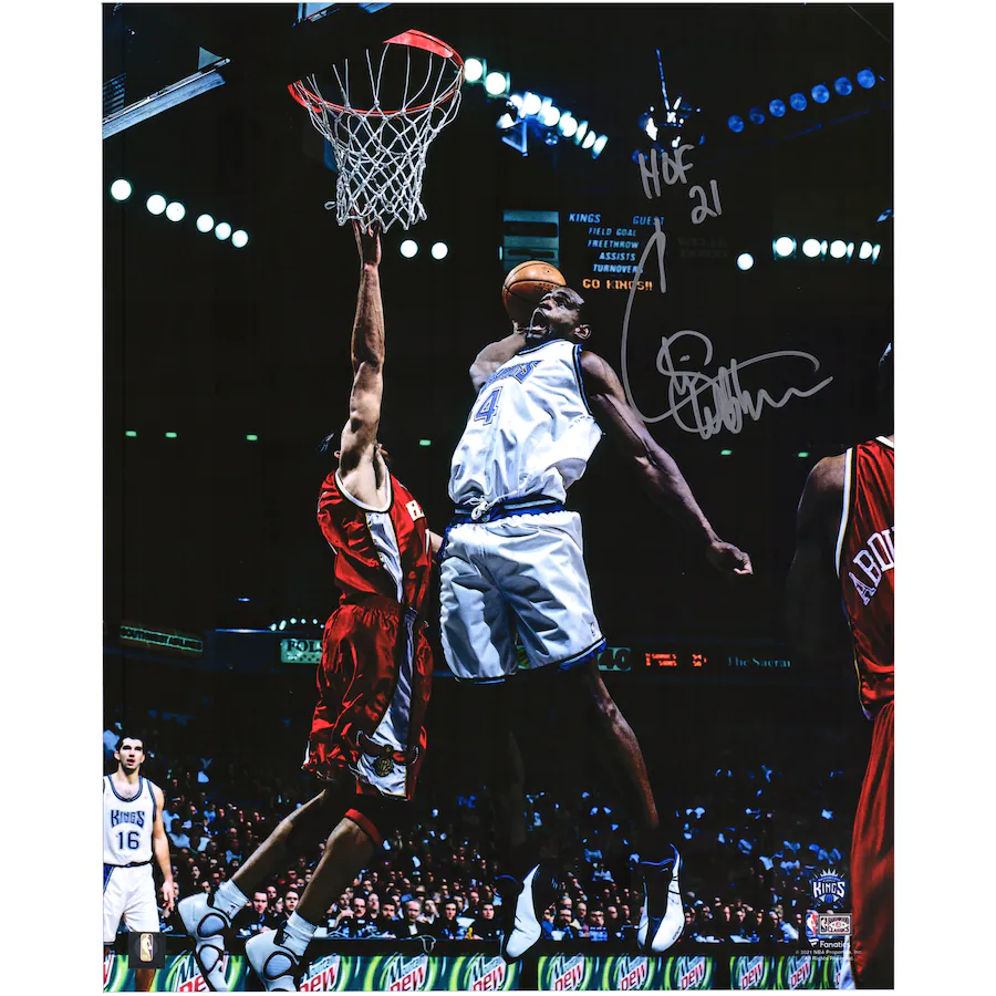 Chris Webber Signed  Sacramento Kings  16" x 20" Dunk vs. Hawks Photograph with "HOF 21" Inscription (Fanatics)