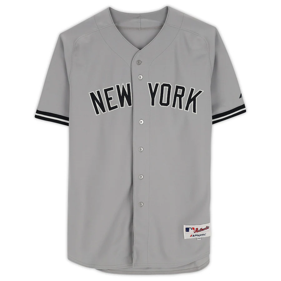 Luis Severino Signed New York Yankees  Topps Grey Majestic Authentic Jersey (Fanatics)