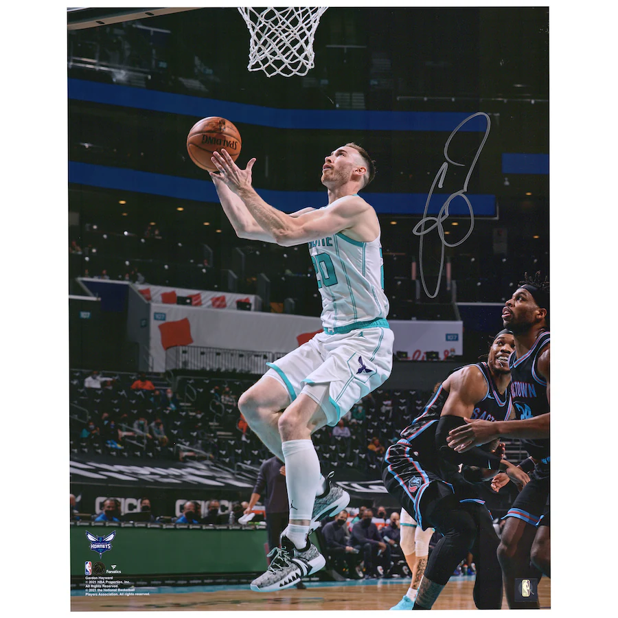 Gordon Hayward  Signed Charlotte Hornets 16'' x 20'' White Jersey Layup Photograph (Fanatics)